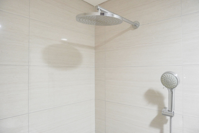 Bathroom 5, Well Designed And Strategic 2Br At Ciputra International Apartment, Jakarta Barat