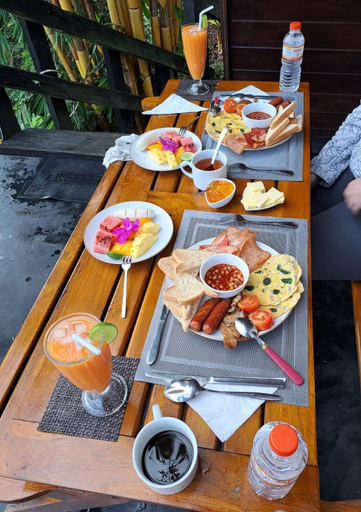 Food & Drinks, Tea Cabins, Ella