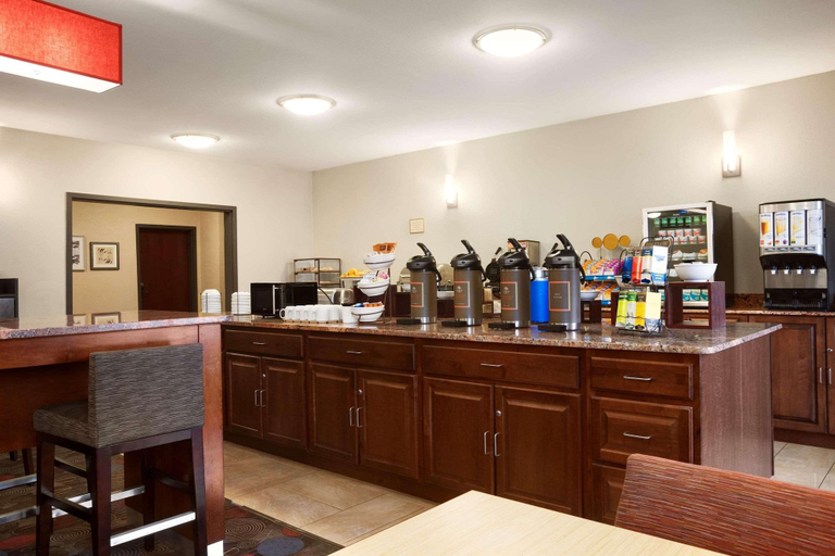 Food & Drinks 5, Country Inn & Suites by Radisson, Dearborn, MI, Wayne