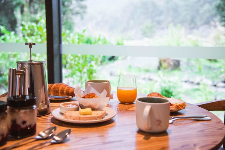 Food & Drinks 5, Milford Sound Lodge, Southland