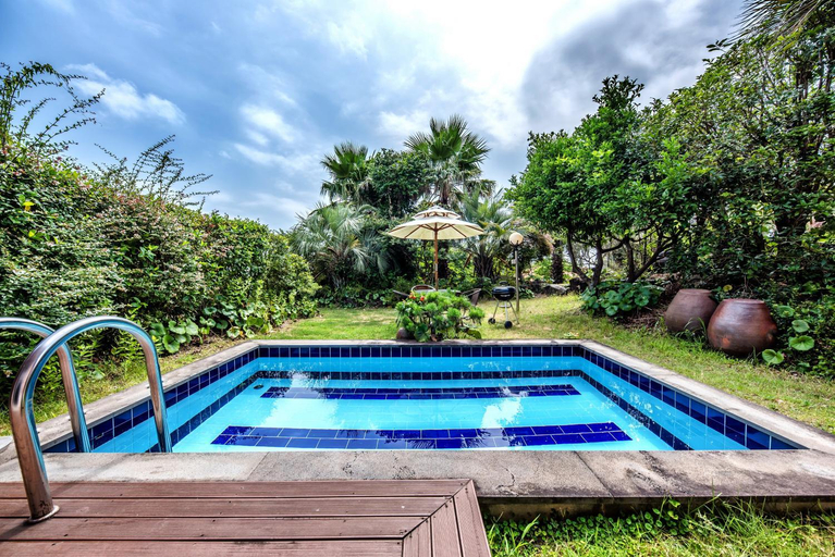 Sport & Beauty 2, Palm Valley Pool Villa Resort, Seogwipo