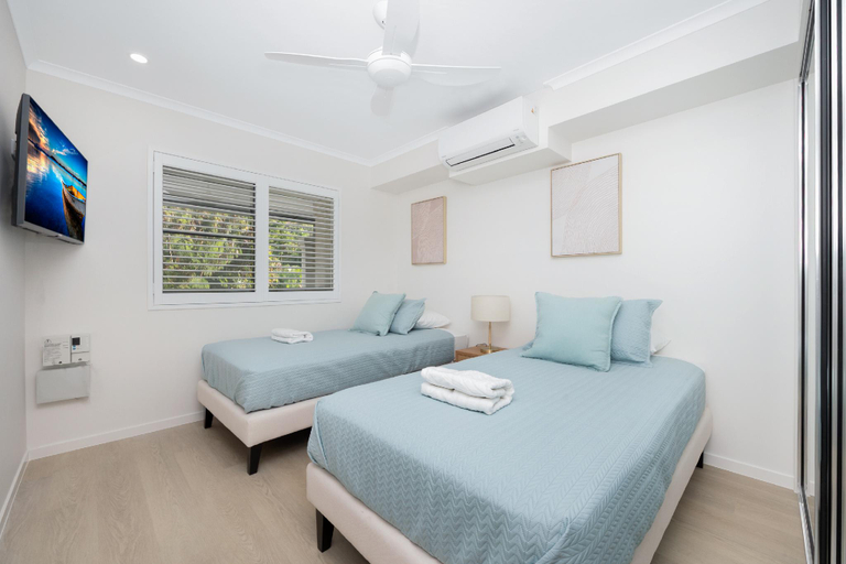 Others 5, Walk to Strand and Ocean - Luxury Gregory Street Apartment, North Ward-Castle Hill