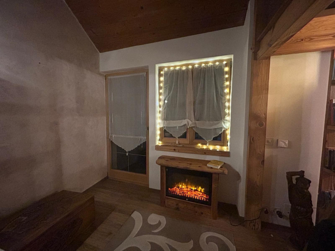 Living area 2, Casa Edera, Locarno