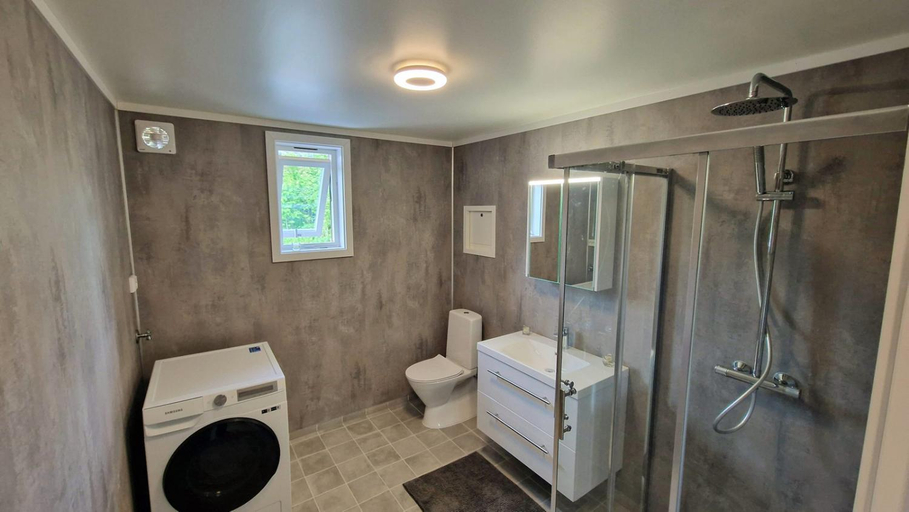 Bathroom 2, Haugetuft Apartments, Vinje