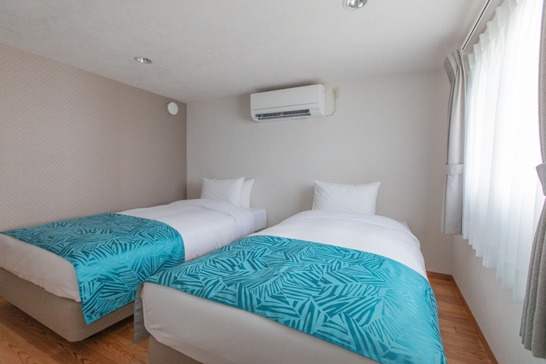 Bedroom 2, ALBAHOTELANDGLAMPING, Fukuoka