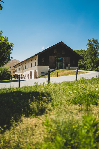 Exterior 14