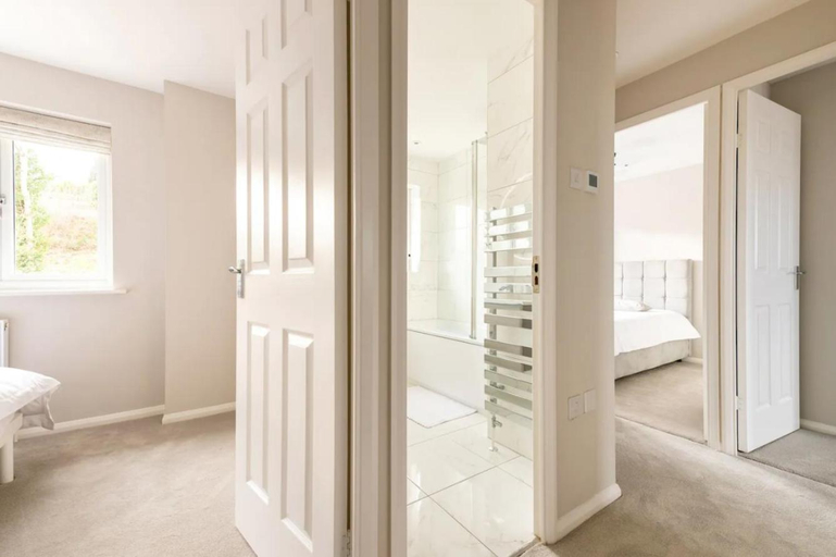 Bedroom 2, Virginia Water Family Getaway, Surrey