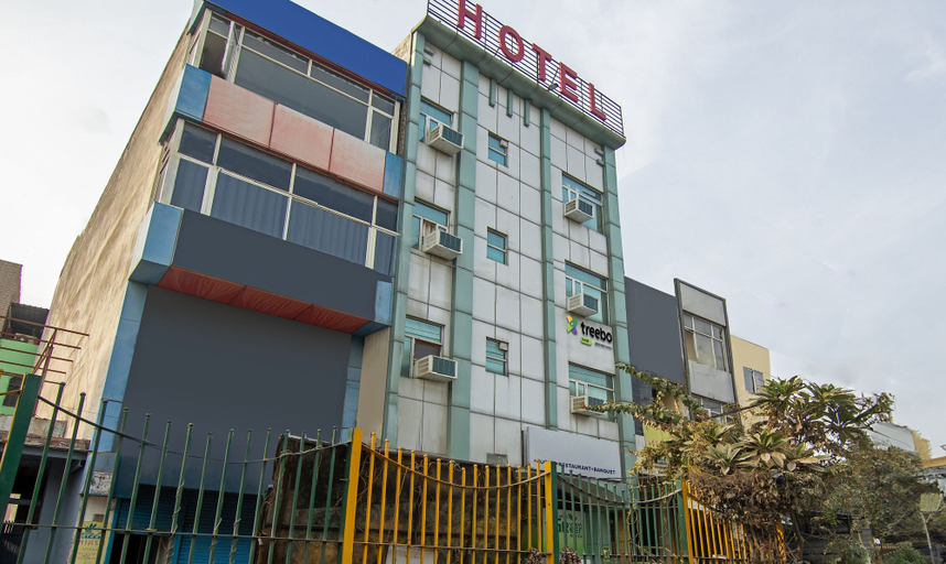Exterior & Views 2, Treebo Green View, Noida, Gautam Buddha Nagar