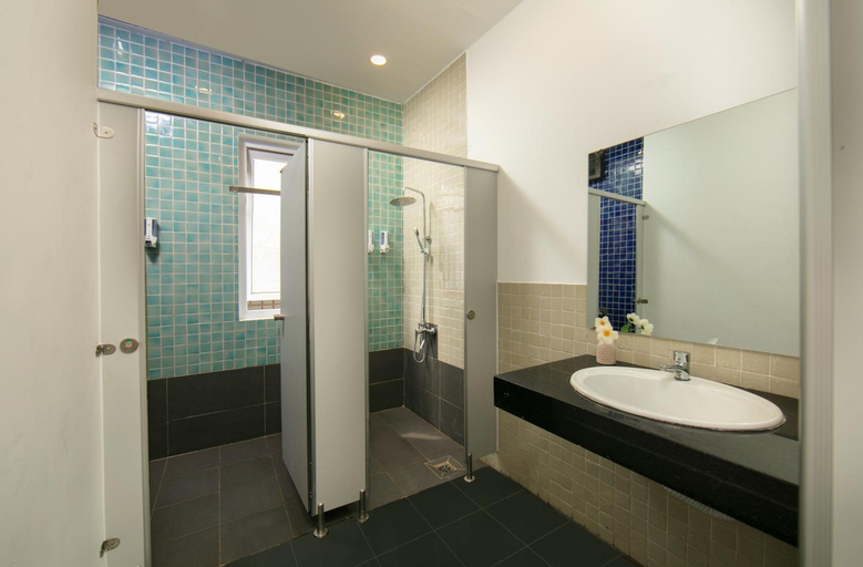 Bathroom 4, Drift Backpackers Hostel, Hoàn Kiếm