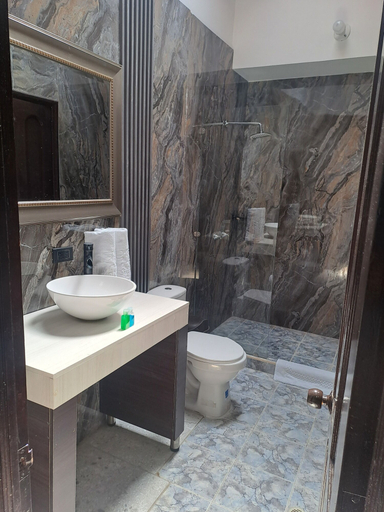 Bathroom 4, Hotel Palmas De Alcalá, Ulloa
