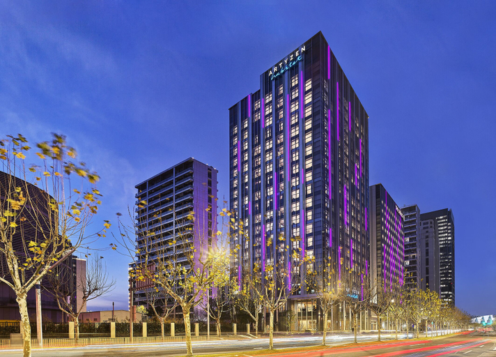 Exterior & Views