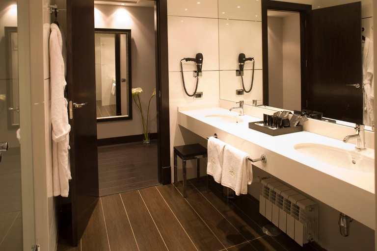 Bathroom 5, Hotel Boutique Gareus, Valladolid