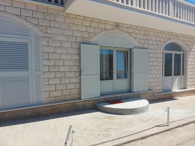 Exterior & Views, Apartments K & N, Blato
