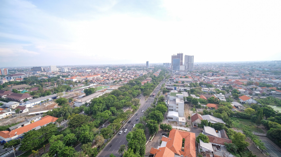 Exterior & Views 9