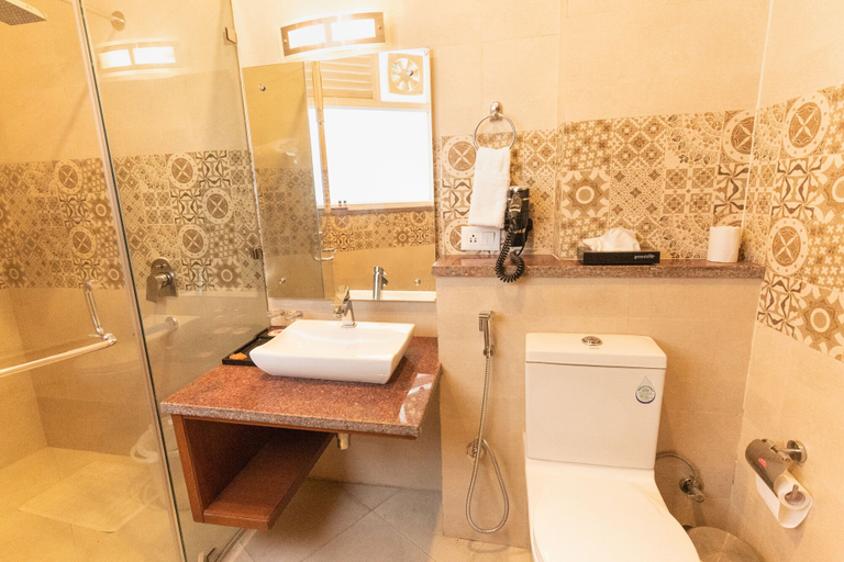 Bathroom 3, Himalayan Splendour Resort, Tehri Garhwal
