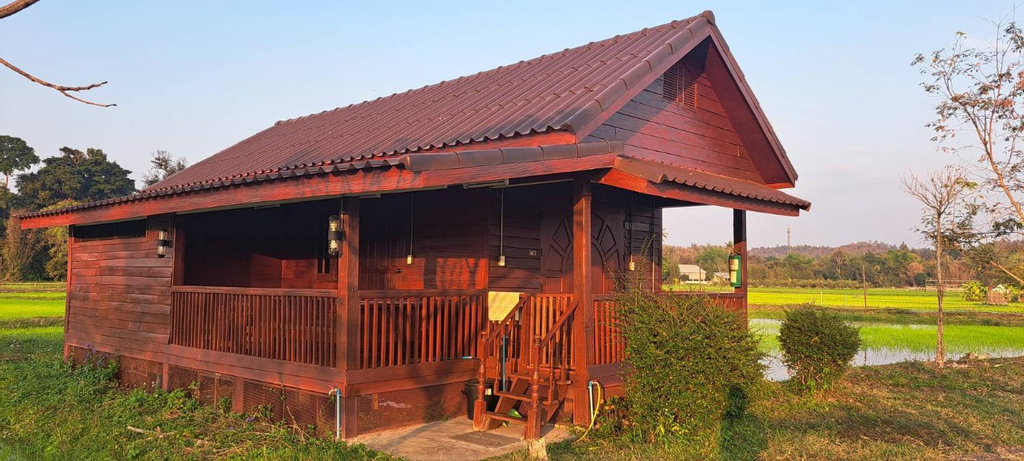 Exterior 6