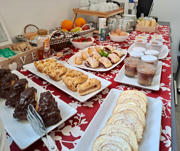 Food & Drinks
