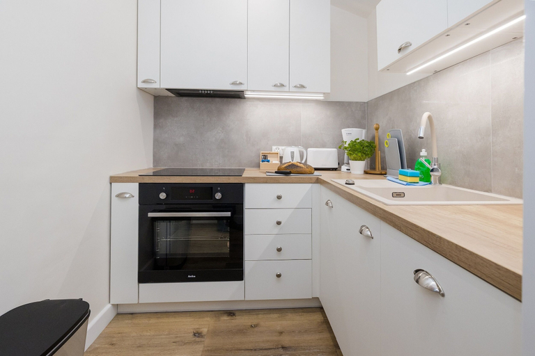 Others 5, ShortStayPoland Zelazna B146, Warsaw