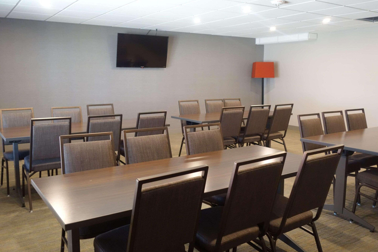 Food & Drinks 5, Country Inn & Suites by Radisson, La Crosse, WI, La Crosse