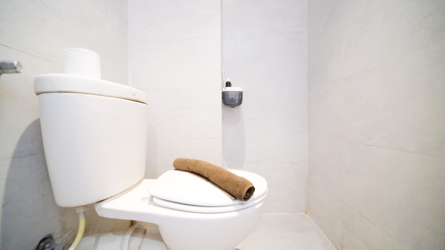 Bathroom 5, Simple And Tidy Studio At Taman Melati Surabaya Apartment, Surabaya