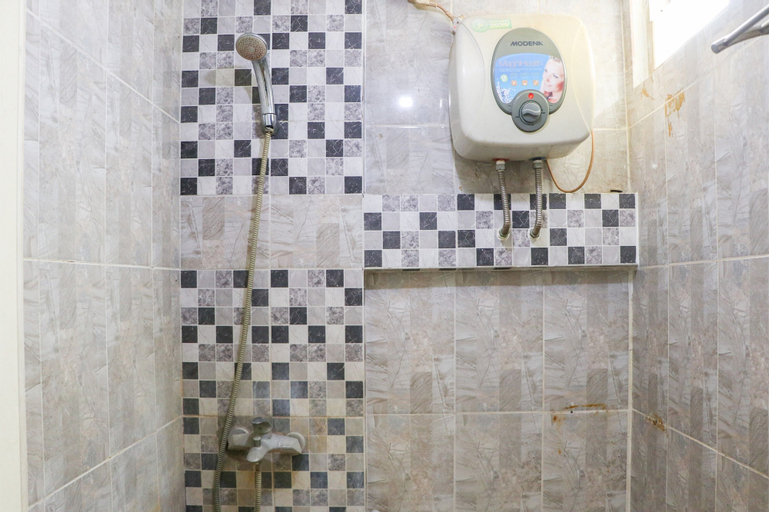 Bathroom 15