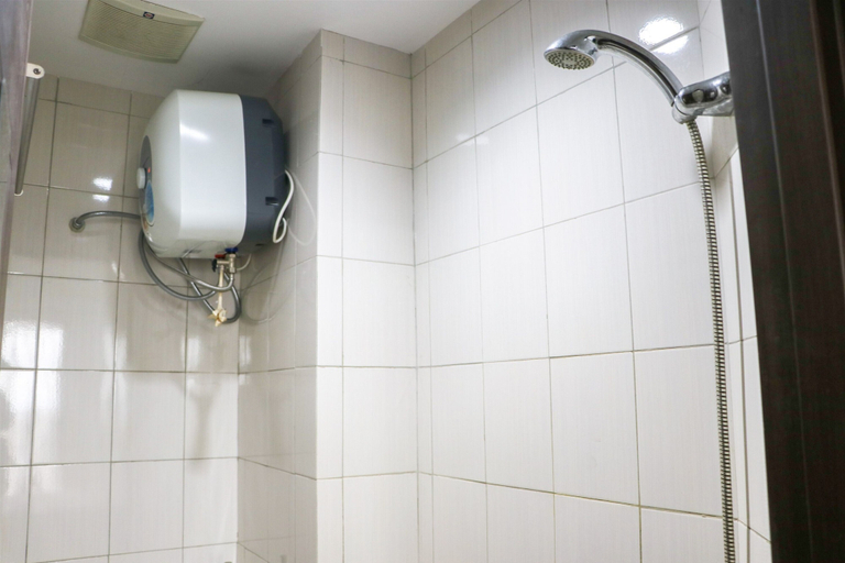 Bathroom 2, Cozy And Nice Studio Apartment At Mekarwangi Square Cibaduyut, Bandung