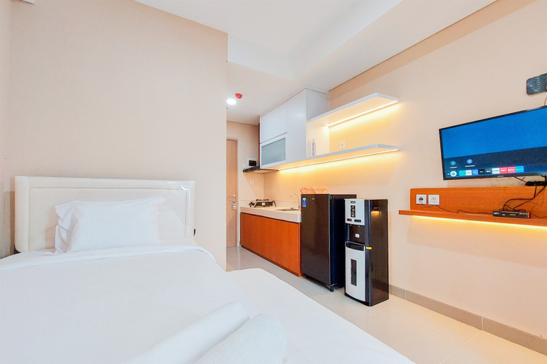Bedroom 3, Nice And Simply Look Studio Apartment At B Residence, Tangerang Selatan