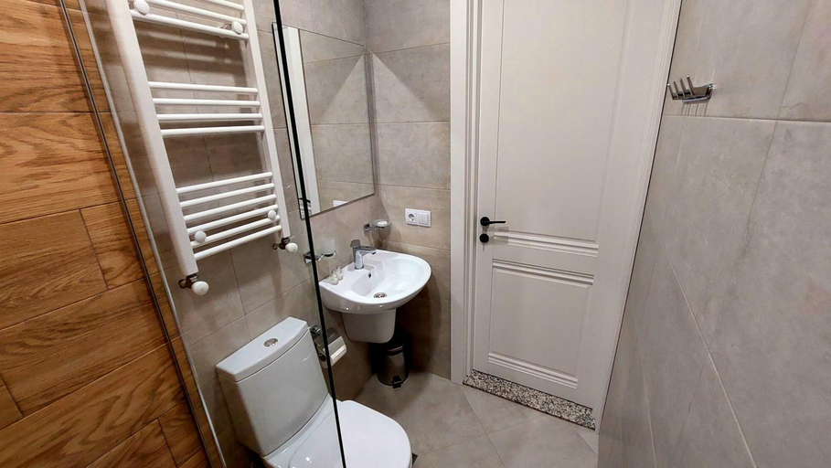 Bathroom 3, Falcon Boutique Hotel, Tbilisi