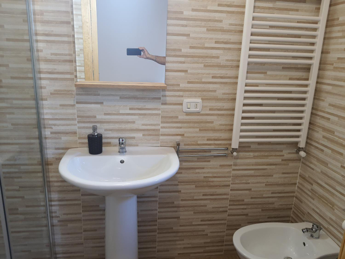 Bathroom 3, Parma house, Parma