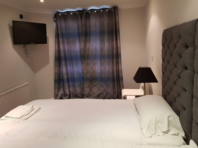 Bedroom 3, Blagrave Rooms, Reading