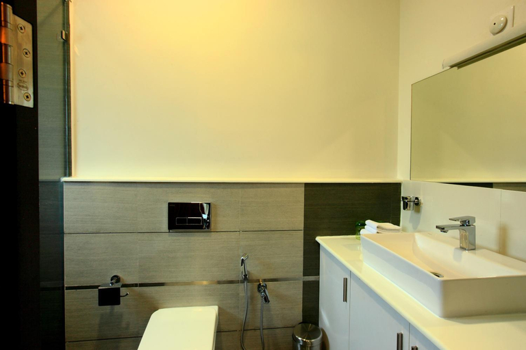 Bathroom 5, Tea Terrain Resorts and Spa, Idukki