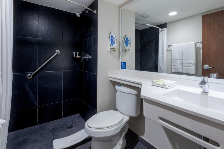Bathroom 4, City Express by Marriott Guadalajara Aeropuerto, El Salto
