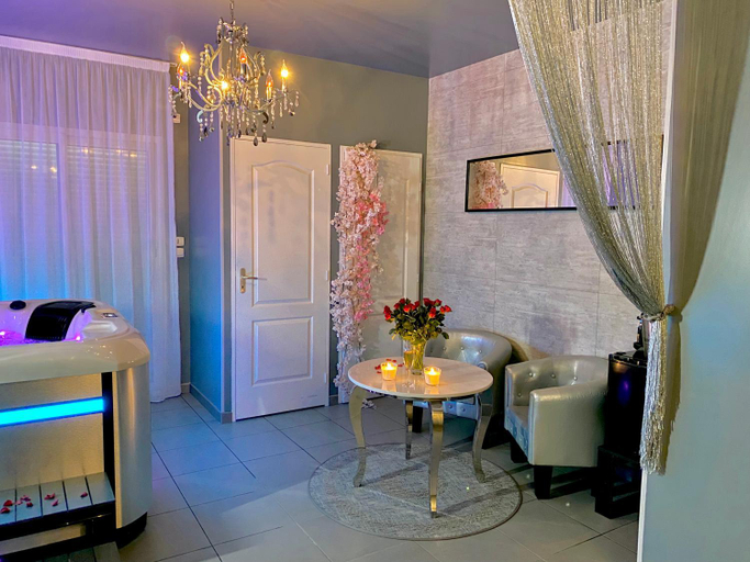 Others 4, Nuit privee avec Jacuzzi, Seine-et-Marne
