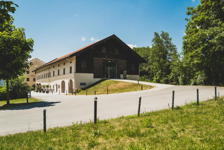 Exterior 1