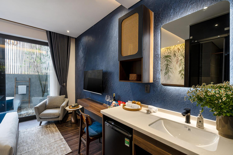 Bathroom 10