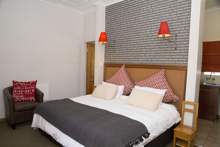 Bedroom 2, Ons Dorpshuis Guest House, Bojanala