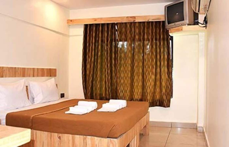 Bedroom 4, Riverside Inn, Satara