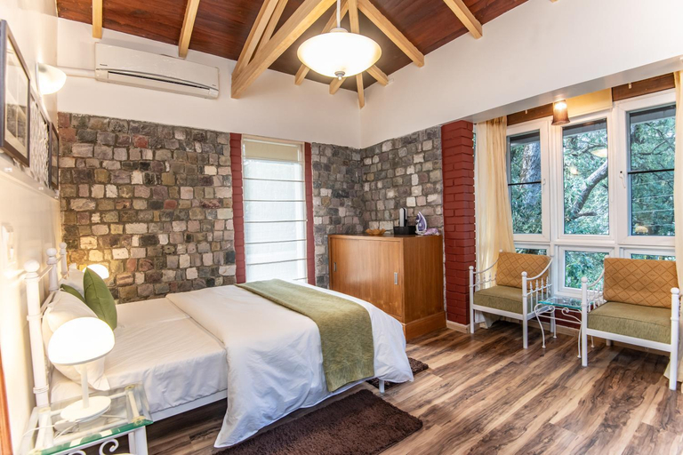 Others 4, Sakley's Cottages, Nainital