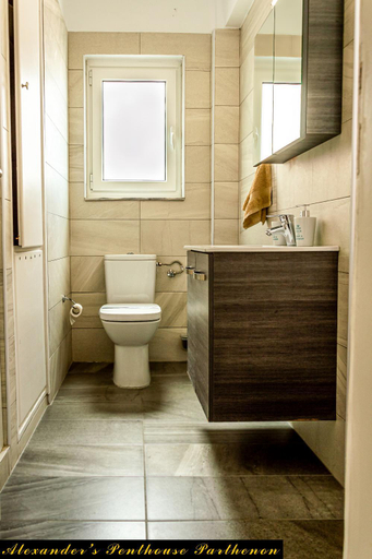 Bathroom 2, Alexander's Penthouse, Attica