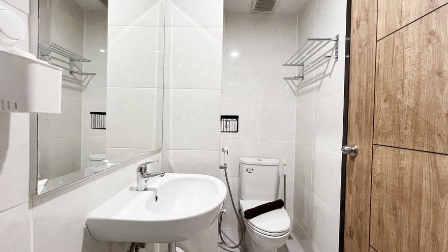 Bedroom 5, Cozy Studio At Delft Ciputra Makassar Apartment, Makassar