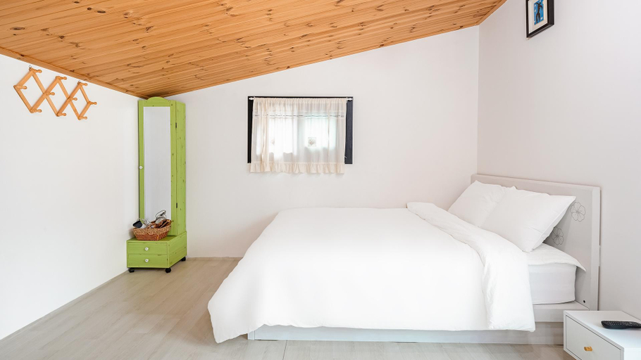 Bedroom 2, Haneulbit Private Pool Villa, Gyeongju, Gyeongju