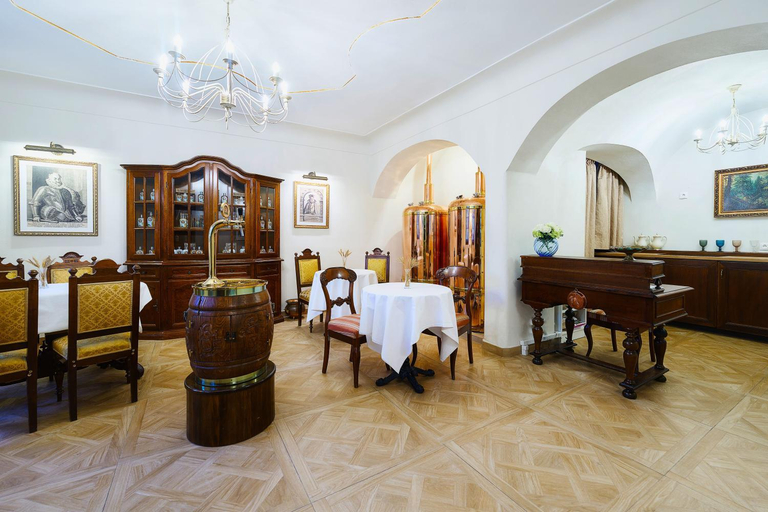 Food & Drinks 4, SPA BEERLAND CHATEAUX - At Golden pear, Praha 6