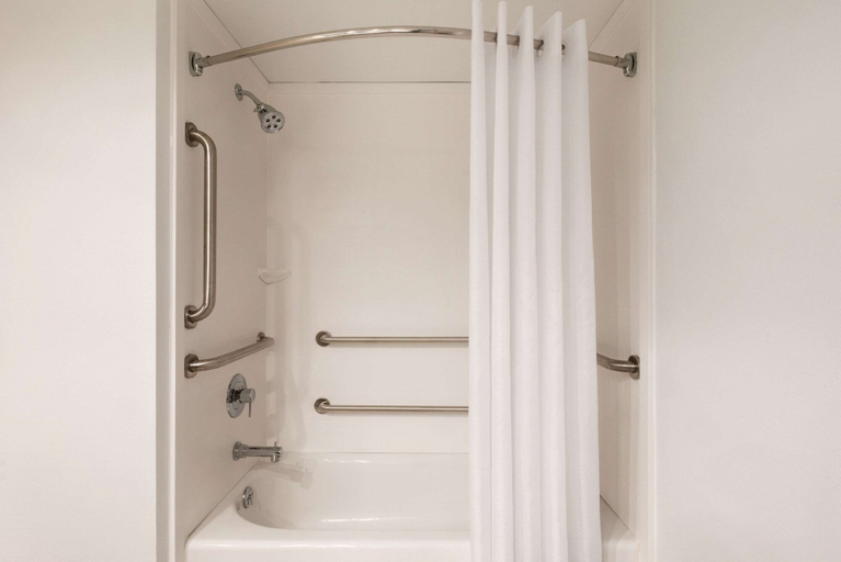 Bathroom 4, Country Inn & Suites by Radisson, La Crosse, WI, La Crosse