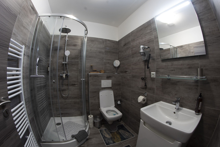 Bathroom, VALLA penzión&reštaurácia, Malacky
