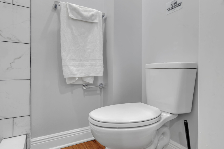 Bathroom 3, Patio Central City W Oxford St 1BR, Philadelphia
