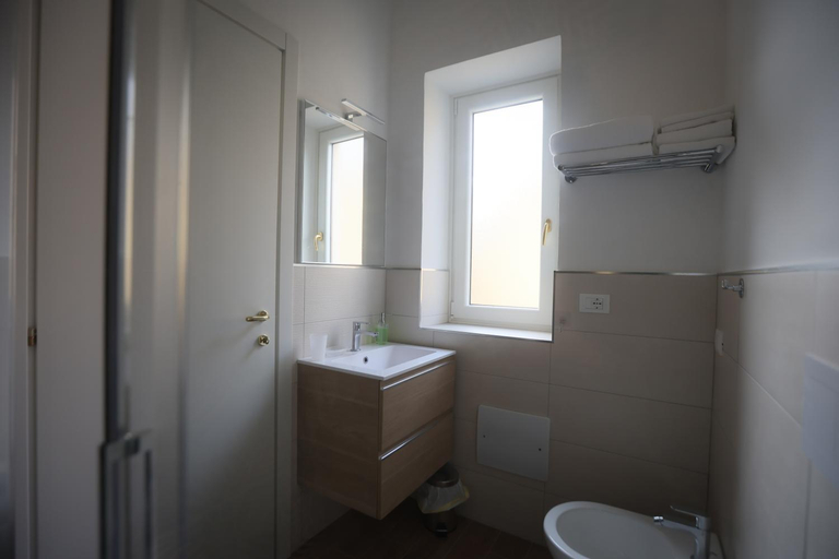 Others 3, B&B a Salerno, Salerno