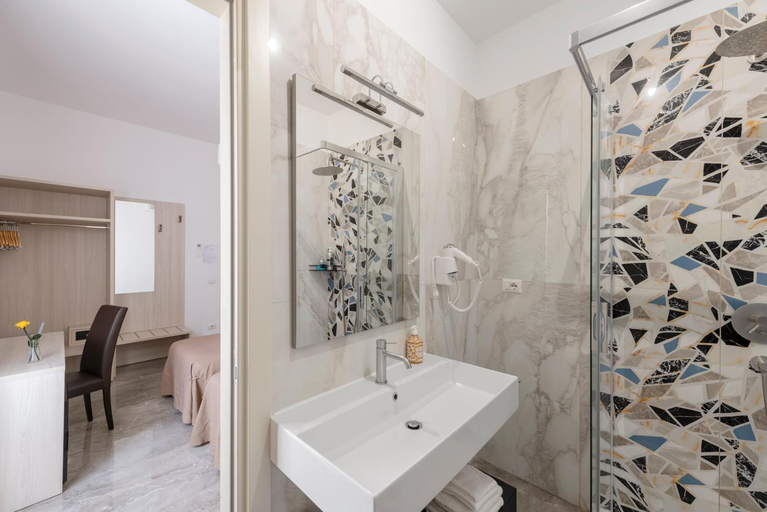 Others 5, Joyful Termini Boutique Guest House, Roma