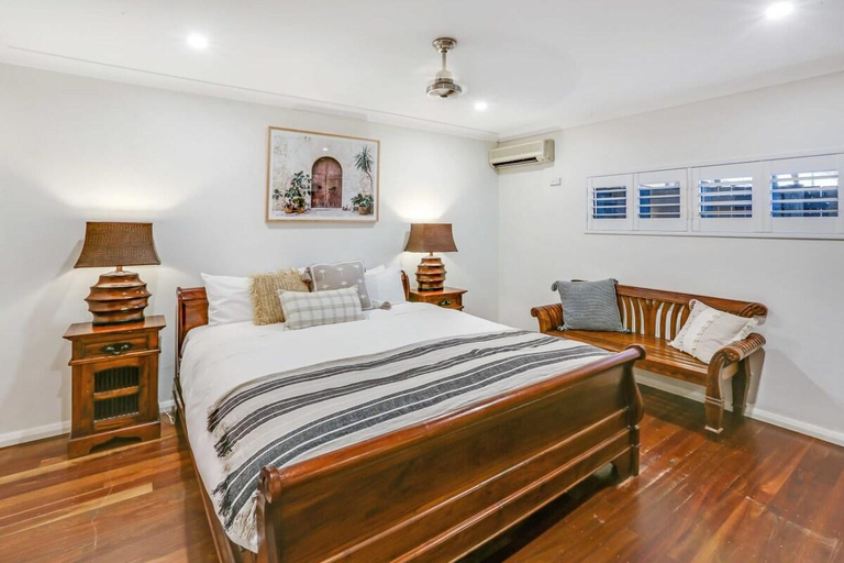 Bedroom 3, Mylara Beachfront Holiday Home, Cairns