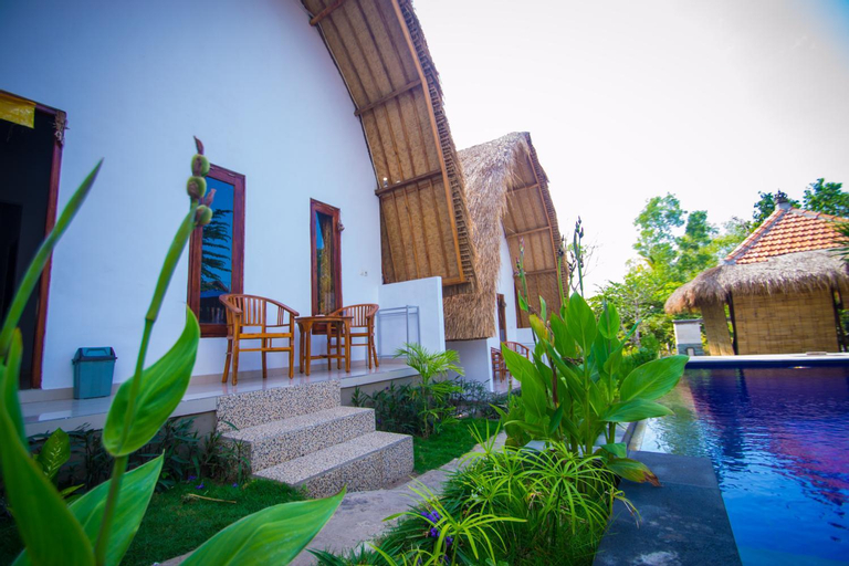 Exterior 11