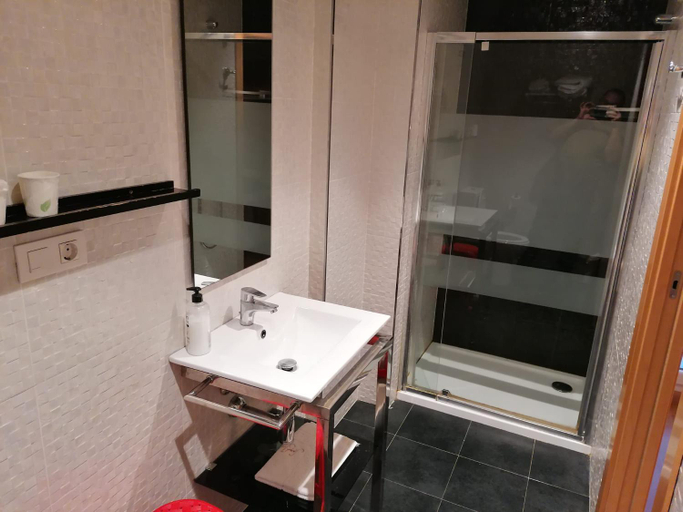 Bathroom 5, Hello Villarreal Suites, Castellón